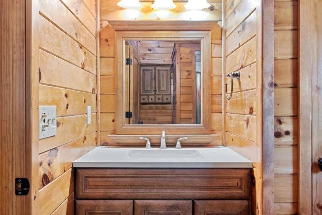 Apartamento Misty Moonlight, Sleeps 4, Mountain Cabin Broken Bow Exterior foto