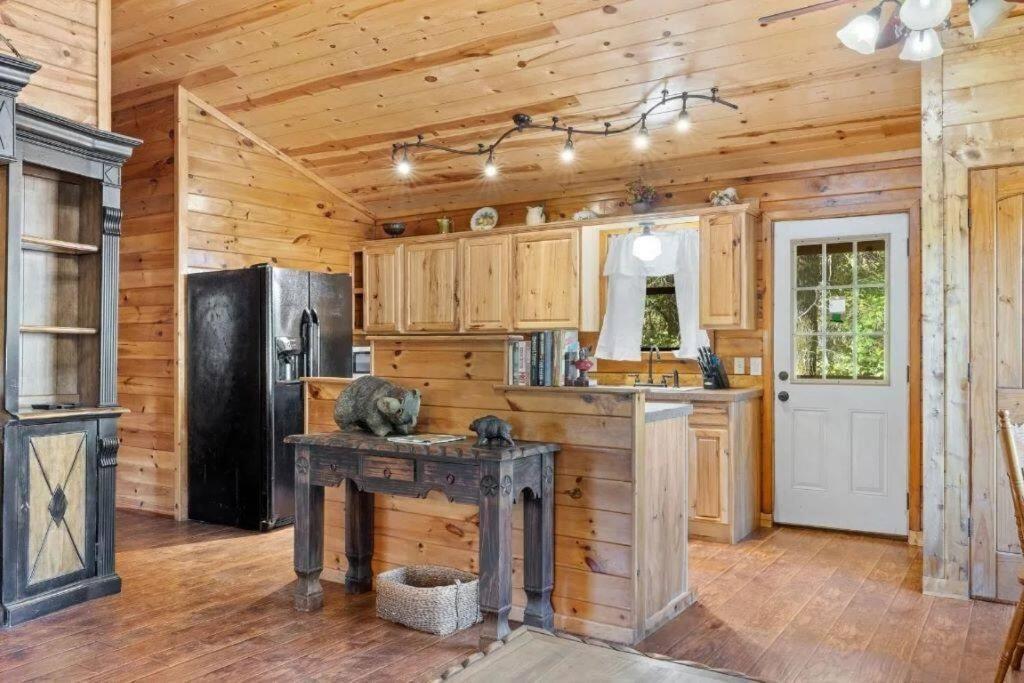 Apartamento Misty Moonlight, Sleeps 4, Mountain Cabin Broken Bow Exterior foto